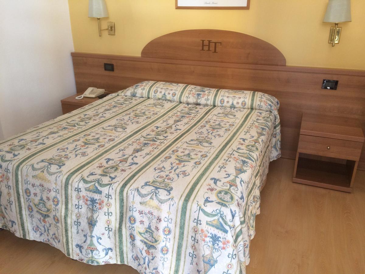 Hotel Tritone كاوْرلي المظهر الخارجي الصورة