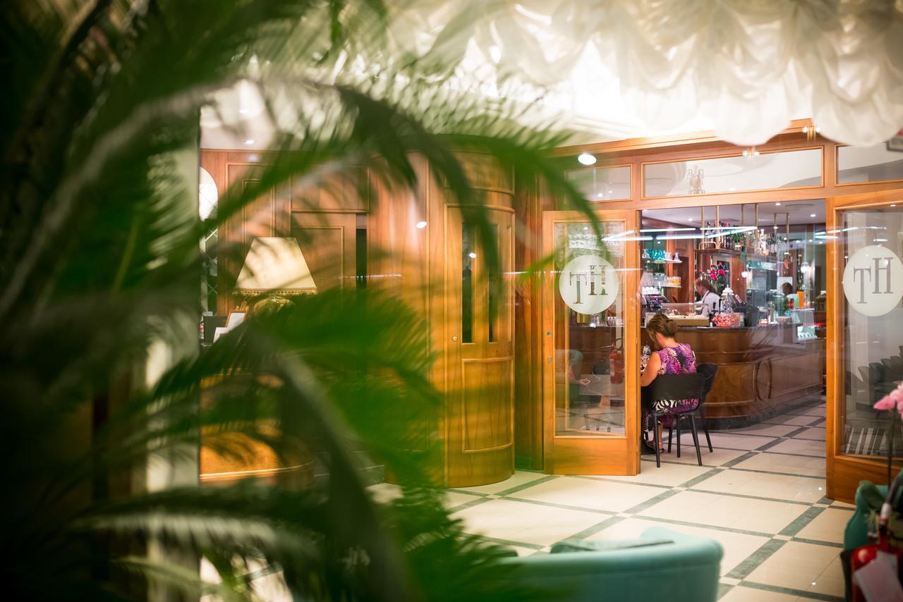 Hotel Tritone كاوْرلي المظهر الخارجي الصورة