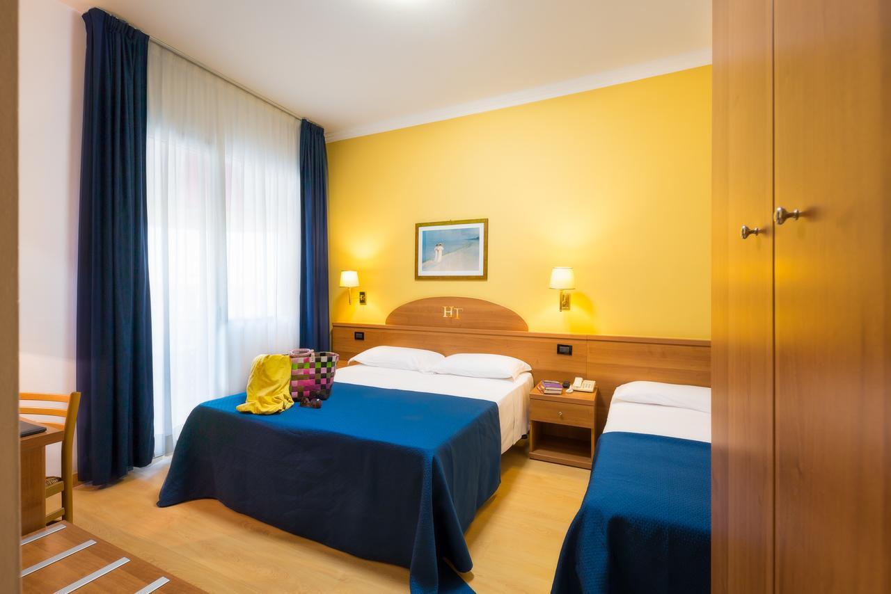 Hotel Tritone كاوْرلي المظهر الخارجي الصورة
