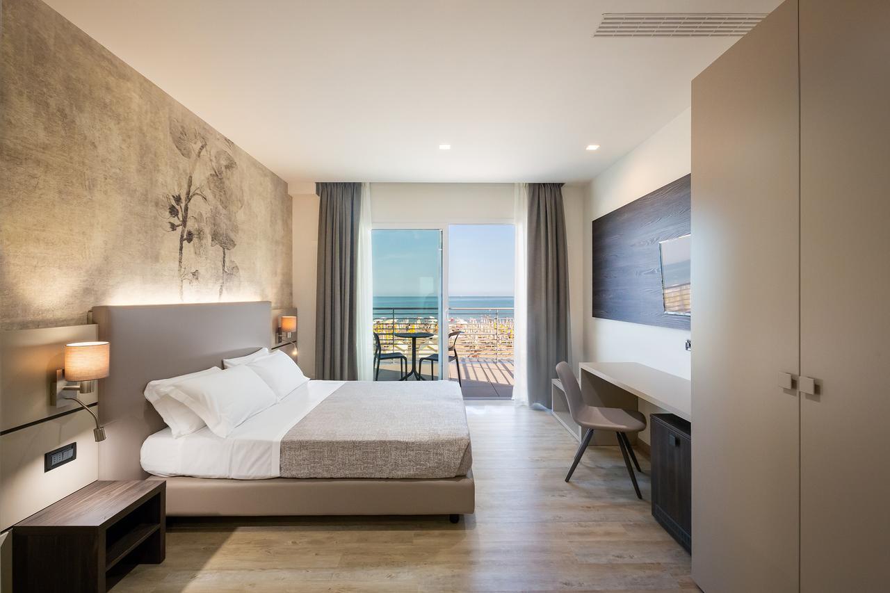 Hotel Tritone كاوْرلي المظهر الخارجي الصورة